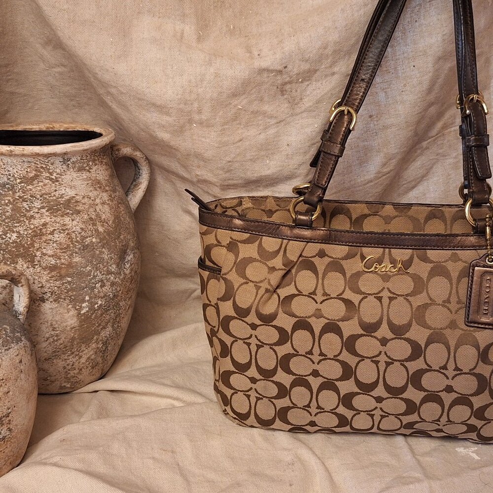 Coach shoulder bag